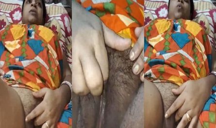 Bengali Horny Boudi Fingering Her Hairy Pussy On Cam