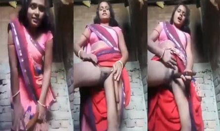 Sexy Horny Dehati Bhabhi Dildoing Pussy On Selfie Cam