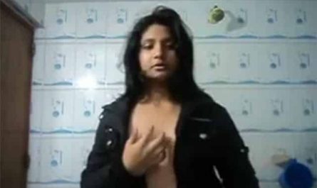 Bengali Teen College Girl Striptease Selfie MMS Scandal Video