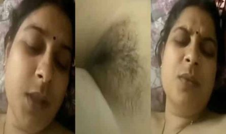 Sexy Desi Bhabhi Showing Hairy Pussy To Her Secret Lover