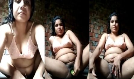 Unsatisfied Bangladeshi Housewife Fingering Her Cunt And Enjoying Herself