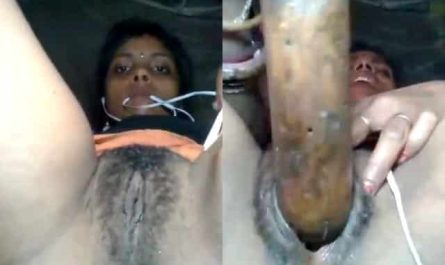 Village Wife Dildoing Her Horny Pussy With Chapatti Roller