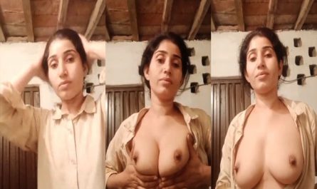 Paki Bhabhi Showing Sexy Boobs New Clip