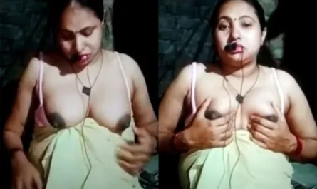 Village Desi Bhabhi Exposed Her Nude Big Boobs On Live Cam For Fans