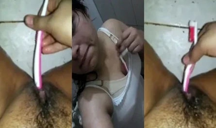 Horny Paki Girl Masturbating Young Pussy With A Toothbrush Video