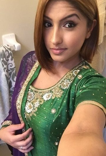 NRI Desi Sexy Girl Pics Of Selfie Mirror Photos – Photos