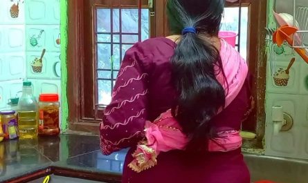 इंडियन हॉट नौकरानी की सेक्स मस्ती किचन में मालिक के साथ हिंदी सेक्स मूवी