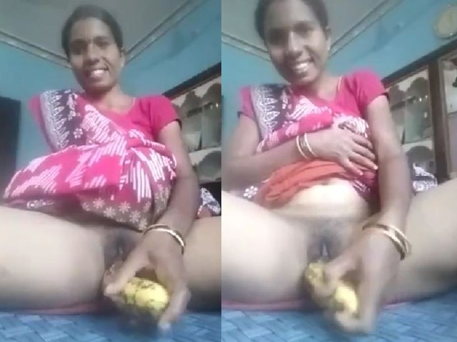 Telugu Horny Housewife Masturbating Pussy
