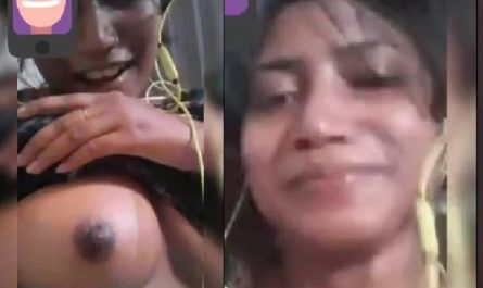 Desi Girl Exposing Her Round Big Boobs On Video Call