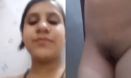 Indian Cute Hot Girl Showing Her Virgin Boobs And Pussy