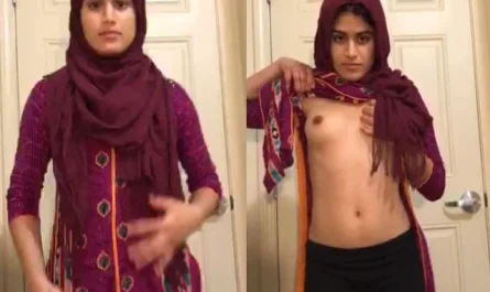 Sexy Girl Showing Her Boobs To Her Lover XXX Desi Porn