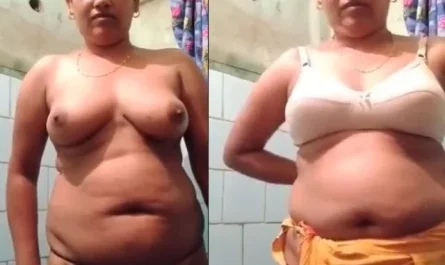 Beautiful Indian Chubby Bhabhi Striptease Video