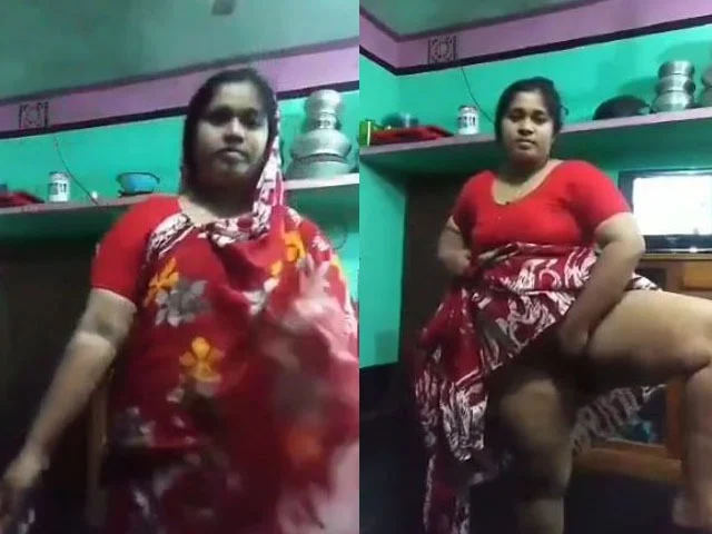 Big Ass Chubby Bangladeshi Wife Showing Pussy