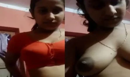 Cute Bengali Sexy Wife Showing Boobs On Cam
