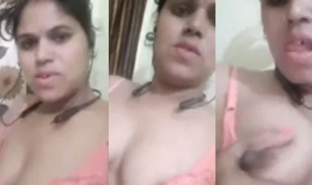 Naughty Bhabhi Teasing Big Boobs Show