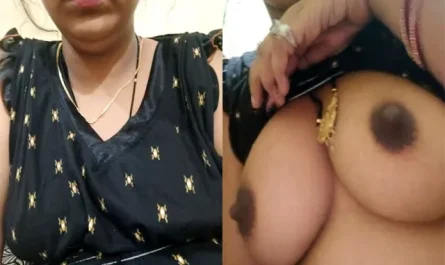 Naughty Dehati Busty Wife Showing Her Big Boobs On Cam