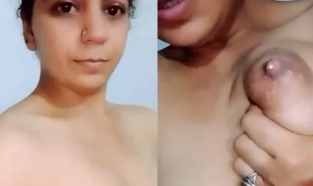 Naughty Mature Horny Bhabhi Playing With Boobs With Dirty Talk