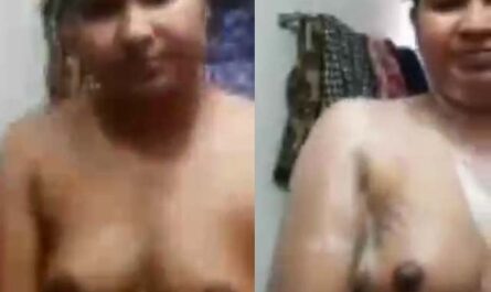 Small Boobs Bengali Girl Bathing Nude XXX Desi Porn
