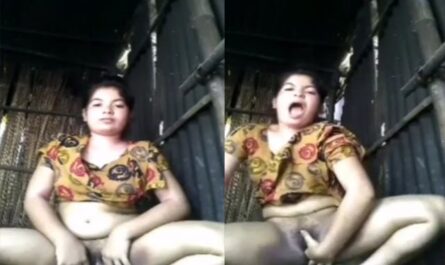 Bangladeshi Horny Girl Fingering Wet Pussy And Moaning