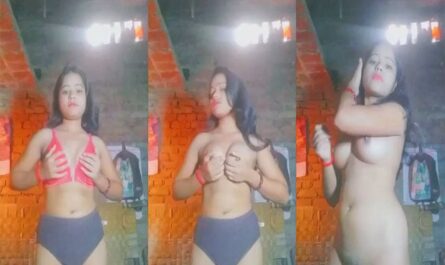 Dehati Sexy Teen Girl Showing Virgin Boobs And Tight Pussy