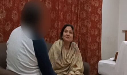 Desi Pakistani Milf Aunty Hot Sex Scandal Mms Part 1