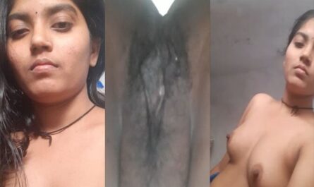 Desi Sexy Village Girl Showing Hot Boobs And Tight Pussy