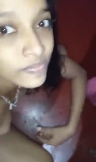 19Yrs Old Sexy College Teen Showing Young Virgin Pussy