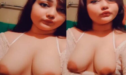 Bangladeshi Sexy Doll Showing Her Hot Boobs