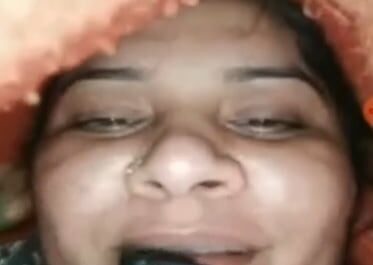 Desi Bbw Naughty Bhabhi Shows Boobs And Pussy On Vc