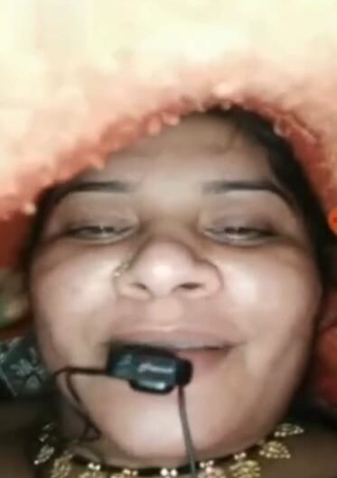 Desi Bbw Naughty Bhabhi Shows Boobs And Pussy On Vc