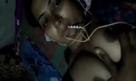 Hot Desi Bhabhi Showing Big Boobs On Video Call XXX