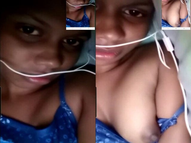 Lankan Sexy Teen Girl Shows Her Hot Boobs On Call