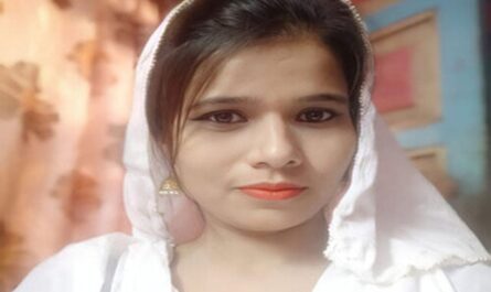 Cute Sexy Desi Girl Shows Her Big Melons