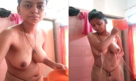 Hairy Pussy Sexy Girl Nude Bath XXX Selfie Desi Mms