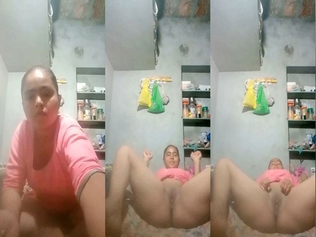 Horny Big Ass Village Girl Naked Pussy Show