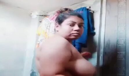 Busty Milk Tanker Bhabhi Full Nude Hot Show On Cam