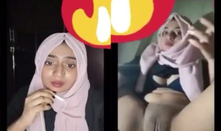 Sexy Bangladeshi Hijab Girl Showing Horny Tight Pussy