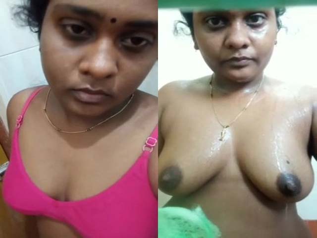 Sexy Naughty Bhabhi Shows Her Hot Boobs And Pussy