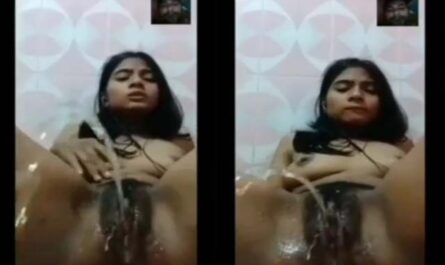 Super Horny Girl Peeing Hard After Fingering Wet Pussy