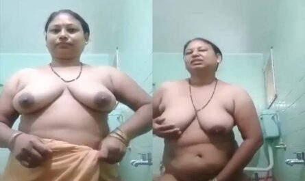 Unsatisfied Busty Desi Aunty Showing Big Boobs Nude Body And Fingering
