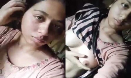 Bangladeshi Beautiful Sexy Girl Showing And Fingering Pussy