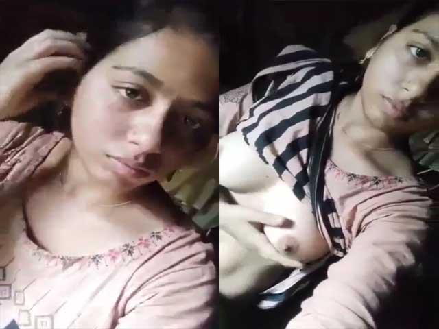 Bangladeshi Beautiful Sexy Girl Showing And Fingering Pussy