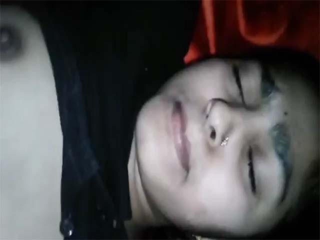 Bangladeshi Sexy Housewife Fucked Hard By Hubby On Cam