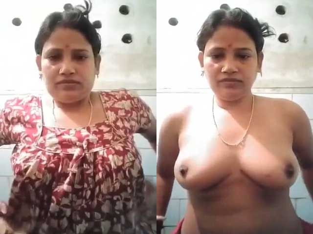 Bengali Sexy Housewife Showing Hot Boobs And Pussy