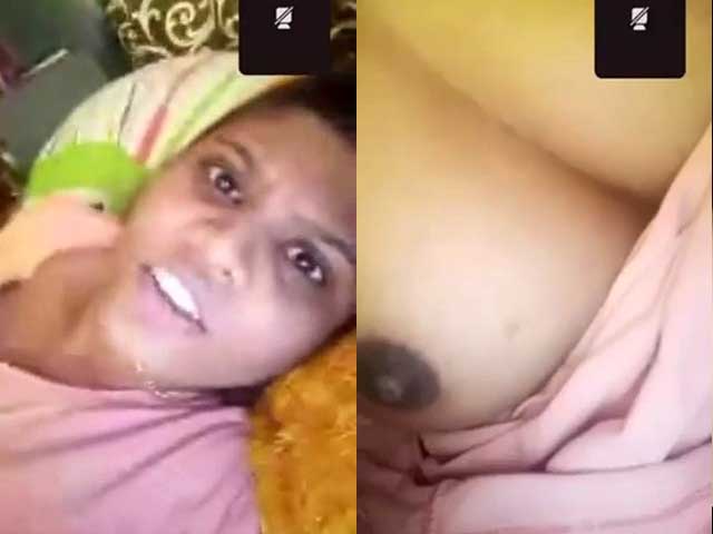Desi Girl Showing Her Dark Sexy Nipples On Video Call XXX