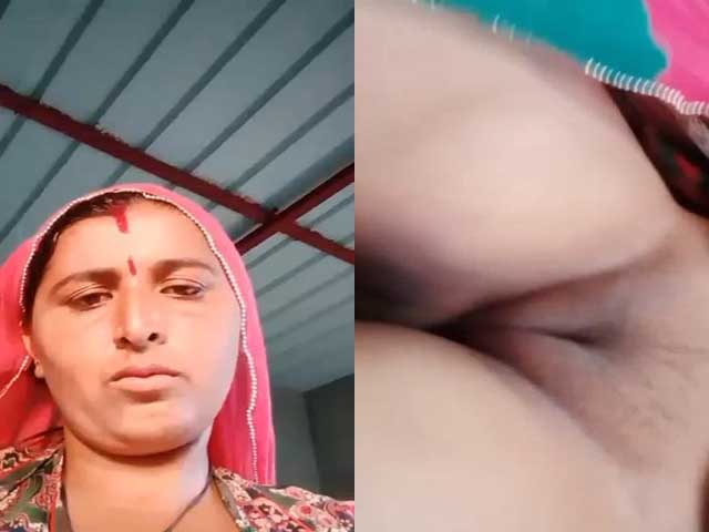 Indian Village Milf Wife Showing Her Horny Plump Pussy On Cam