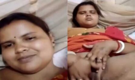 Unsatisfied Horny Village Bhabhi Fingering Her Hairy Wet Pussy On Video Call