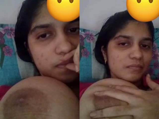 Booby Sexy Indian Girl Shows Her Big Melons On Vc