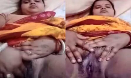 Chubby Village Wife Fingering Horny Pussy On Vc