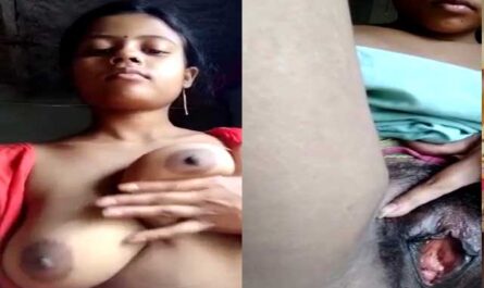 Sexy Bengali Boudi Showing Big Boobs And Tight Pussy